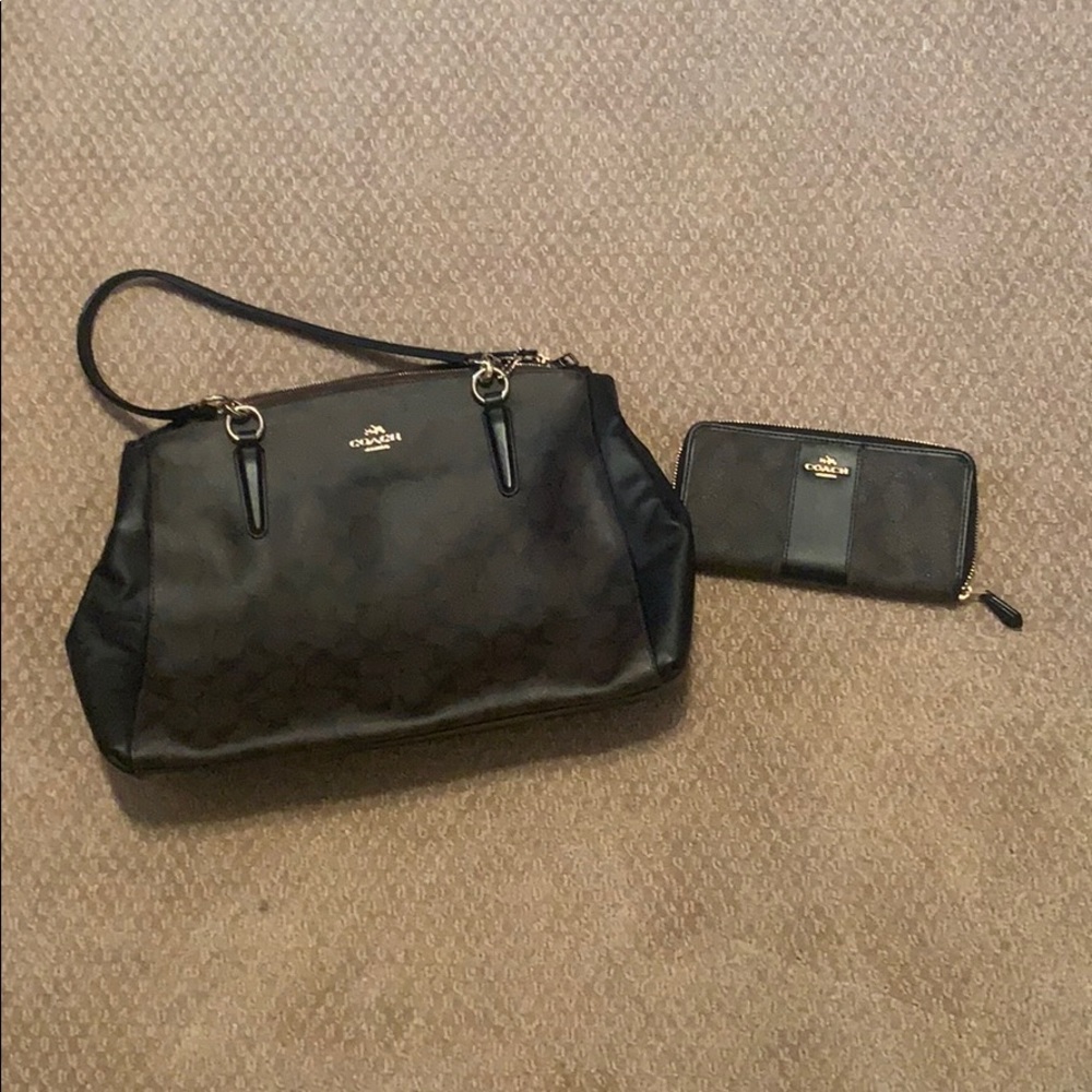 Coach signature purse & wallet set